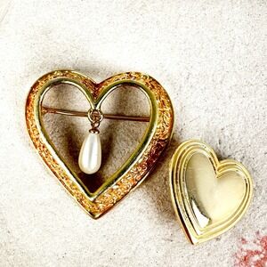 Lot 2 Vintage Gold‎ Tone Heart Brooches Heart Variety Club Faux Pearl Pin